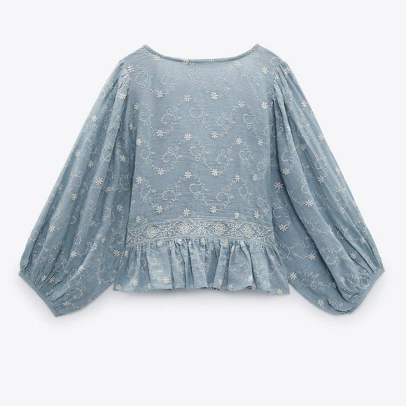 ZARA Blouse with Contrast Embroidery - XS - Picture 8 of 10